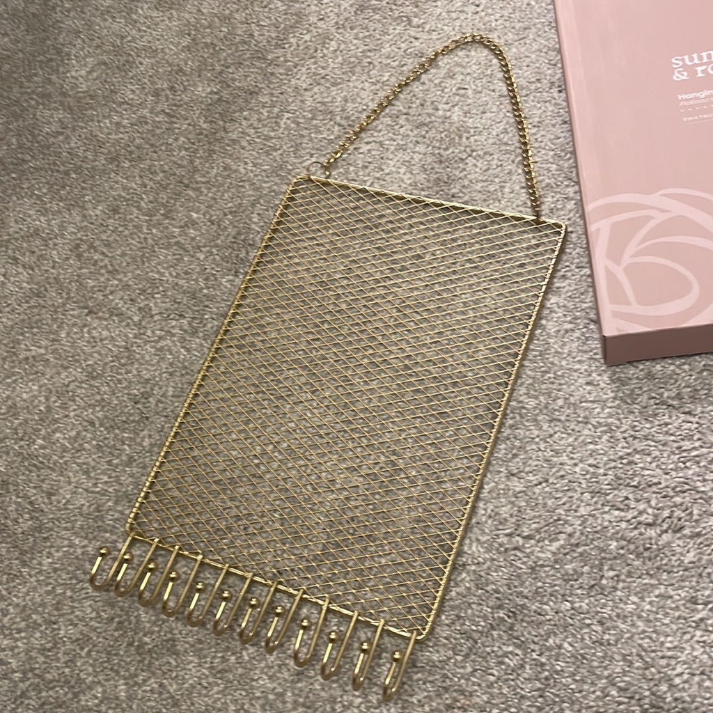 Summer & Rose Hanging Jewelry Holder